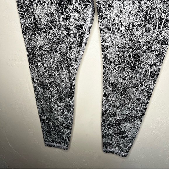 Athleta Elation Graffiti 7/8 Black/White High Rise Powervita Athletic Leggings - Picture 5 of 9